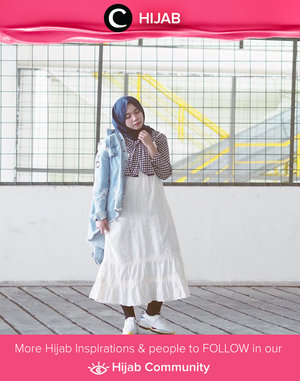 How about gingham pattern, white dress, denim jacket, and sneakers? Simak inspirasi gaya Hijab dari para Clozetters hari ini di Hijab Community. Image shared by Clozette Ambassador: @mellarisya. Yuk, share juga gaya hijab andalan kamu
