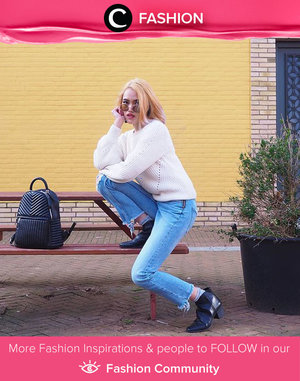 Clozette Ambassador @wennykyuuto menambahkan statement untuk keseluruhan look casual-nya dengan sepatu boots kulit berwarna hitam. Simak Fashion Update ala clozetters lainnya hari ini di Fashion Community. Yuk, share outfit favorit kamu bersama Clozette. 
