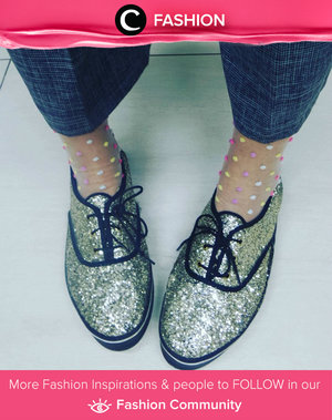 Perfect combination: gold and pompom socks. Simak Fashion Update ala clozetters lainnya hari ini di Fashion Community. Image shared by Star Clozetter: @titaztazty. Yuk, share outfit favorit kamu bersama Clozette.