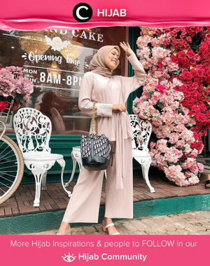 Clozetter @dessysyl wrapped in nude wendy set from Monomolly. Who's inspired? Simak inspirasi gaya Hijab dari para Clozetters hari ini di Hijab Community. Yuk, share juga gaya hijab andalan kamu.