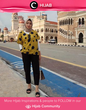 Sunday is for pattern and laid back look! Image shared by Clozetter @zeyolivia. Simak inspirasi gaya Hijab dari para Clozetters hari ini di Hijab Community. Yuk, share juga gaya hijab andalan kamu.