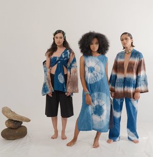 Tampil Stylish Dengan Koleksi Busana Bercorak Tie Dye Karya Brand Lokal 