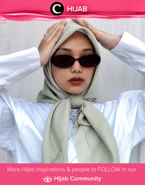 A chic way to wear your hijab: make a knot right under your chin and add your favorite sunnies. Image shared by Clozette Ambassador @imeldaaf. Simak inspirasi gaya Hijab dari para Clozetters hari ini di Hijab Community. Yuk, share juga gaya hijab andalan kamu.