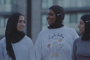 Kolaborasi Nike X Raptors Luncurkan Hijab untuk Tim Basket 