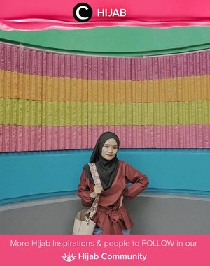 "Mere color can speak to the soul in a thousand different ways" - Oscar Wilde. Simak inspirasi gaya Hijab dari para Clozetters hari ini di Hijab Community. Image shared by Clozetter @suniims. Yuk, share juga gaya hijab andalan kamu.