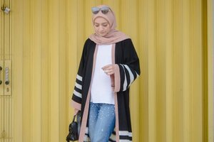 6 Trik Padukan Celana Jeans A la Hijab Influencer yang Wajib Kamu Tahu