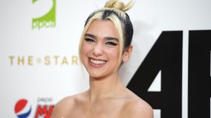 Dua Lipa Just Wore the Chic ’90s Trend You’re About to See Everywhere