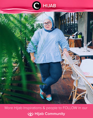 Outfit bermotif gingham masih digemari oleh para Clozetters. Punya outfit yang sama, Clozetters? Simak inspirasi gaya Hijab dari para Clozetters hari ini di Hijab Community. Image shared by Clozetter @kartikaputri. Yuk, share juga gaya hijab andalan kamu
