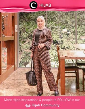 A very chic batik outfit worn by Clozetter @dwina for a formal occasion. Simak inspirasi gaya Hijab dari para Clozetters hari ini di Hijab Community. Yuk, share juga gaya hijab andalan kamu.