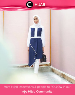 Starting this day with two tone layer muslim blouse in navy. Simak inspirasi gaya Hijab dari para Clozetters hari ini di Hijab Community. Image shared by Clozetter: @misskarulina. Yuk, share juga gaya hijab andalan kamu