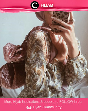 Vintage look full of pattern, anyone? Image shared by Clozetter @nandatiara15.  Simak inspirasi gaya Hijab dari para Clozetters hari ini di Hijab Community. Yuk, share juga gaya hijab andalan kamu.