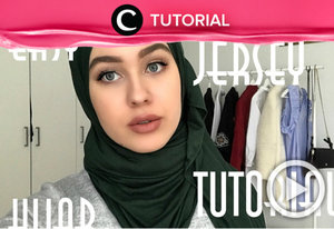 Hijab berbahan jersey juga bisa kamu kreasikan dengan berbagai gaya hijab yang stylish. Simak tutorialnya di sini http://bit.ly/2tdZdz5. Video ini di-share kembali oleh Clozetter: @kyriaa. Cek Tutorial Updates lainnya pada Tutorial Section.