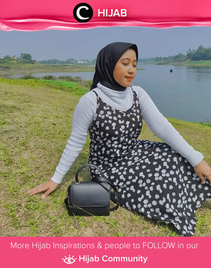 Throwback to a summer picnic in floral outfit, shared by Clozetter @ratnasha22. Simak inspirasi gaya Hijab dari para Clozetters hari ini di Hijab Community. Yuk, share juga gaya hijab andalan kamu.