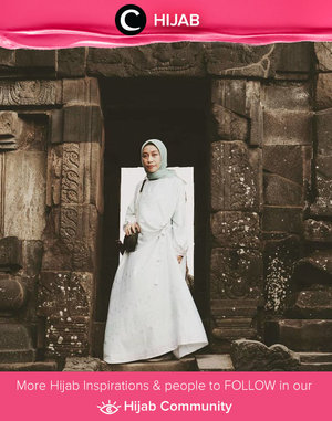 Clozetter @fillyawie made it simple but significant with her white long dress. Simak inspirasi gaya Hijab dari para Clozetters hari ini di Hijab Community. Yuk, share juga gaya hijab andalan kamu. 