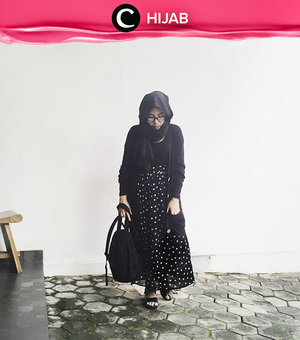 Hello Friday! Contek gaya klasik serba hitam dengan vintage skirt seperti Clozette Ambassador ini. Simak inspirasi gaya di Hijab Update dari para Clozetters hari ini, di sini http://bit.ly/clozettehijab. Image shared by Clozetter: ladyulia. Yuk, share juga gaya hijab andalan kamu.