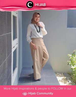 Monday morning in white top and pleated front skirt pants. Simak inspirasi gaya Hijab dari para Clozetters hari ini di Hijab Community. Image shared by Clozette Ambassadorr: @bonitaarinida. Yuk, share juga gaya hijab andalan kamu 
