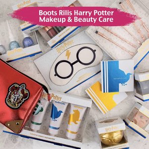[Boots Rilis Harry Potter Makeup & Body Care].Perfect gift for your Potterheads BFF this year! Koleksi ini terdiri dari makeup pouch, makeup brush set, nail polish hingga eye mask yang dibandrol mulai dari £6-£20 di website Boots..📸 @bootsuk#ClozetteID #HarryPotter #BootsUK