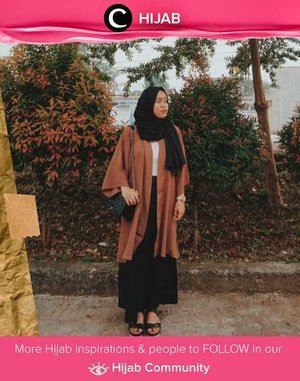 Clozetter @nrlfjrbrrh chose earth tones for her afternoon strolls. Simak inspirasi gaya Hijab dari para Clozetters hari ini di Hijab Community. Yuk, share juga gaya hijab andalan kamu.  