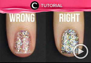 The right way to apply glitter nail polish http://bit.ly/2IJ62zH. Video shared by Clozetter: @claraven. Cek Tutorial Updates lainnya pada Tutorial Section.