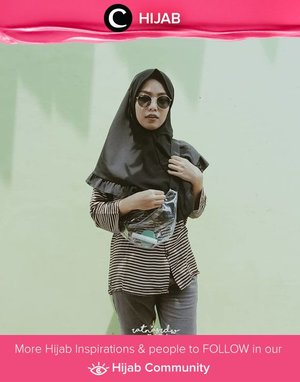 Clean-transparent bag always goes along with any kind of outfit. Are you a fan too? Simak inspirasi gaya Hijab dari para Clozetters hari ini di Hijab Community. Image shared by Clozetter : @RatnaSrdw. Yuk, share juga gaya hijab andalan kamu.