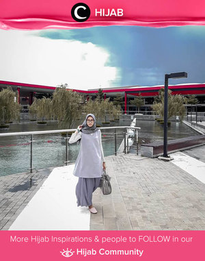 Today's mood: shades of grey from head to toe. Image shared by Clozetter @diannopiyani. Simak inspirasi gaya Hijab dari para Clozetters hari ini di Hijab Community. Yuk, share juga gaya hijab andalan kamu.