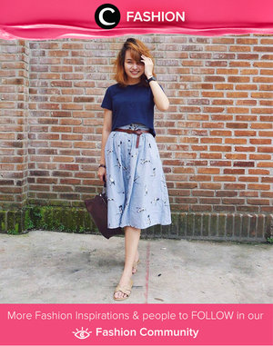 Crop top, high-waisted skirt, and sandals. A new way to perfect casual feminine outfit for autumn. Simak Fashion Update ala clozetters lainnya hari ini di Fashion Community. Image shared by Star Clozetter: imissaa. Yuk, share outfit favorit kamu bersama Clozette.