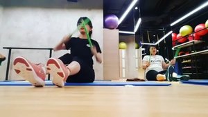 Exercise can be fun! Clozette Crew @cyndaadissa sedang obessed dengan olahraga Pound Fit yang menggabungkan gerakan yoga dan pilates yang terlihat seperti gerakan menabuh drum. Sudah ada yang coba jenis olahraga ini?#ClozetteID