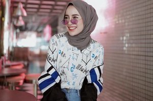 Contek Gaya Fashion Hijab Kekinian ala Selebgram Aghnia Punjabi dengan Rekomendasi Outfit Terjangkau - Stylo.ID