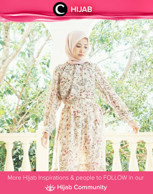 Small prints made your whole look more elegant. Image shared by Clozetter @disyaicha. Simak inspirasi gaya Hijab dari para Clozetters hari ini di Hijab Community. Yuk, share juga gaya hijab andalan kamu.