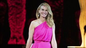 Julia Roberts Pulls Off the Trickiest Boot of the Season