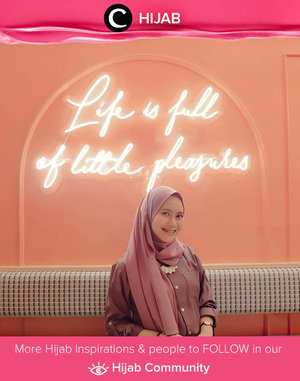 It's Friday! Spread kindness and don't forget to put your biggest smile on. Image shared by Clozetter @ismahanchrnns. Simak inspirasi gaya Hijab dari para Clozetters hari ini di Hijab Community. Yuk, share juga gaya hijab andalan kamu.