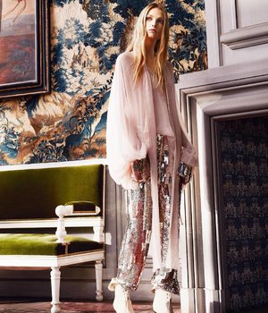 When silk meet sequin.. Chloe fall 2016 collection.
#ClozetteID #fashion 
Photo from @chloe