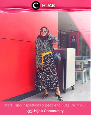 Break the rules: wearing pattern outfit from head to toe. Combine Simak inspirasi gaya Hijab dari para Clozetters hari ini di Hijab Community. Image shared by Clozette @rizunaswon. Yuk, share juga gaya hijab andalan kamu