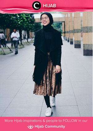 Keep shining with metallic skirt to starting this week. Simak inspirasi gaya Hijab dari para Clozetters hari ini di Hijab Community. Image shared by Clozetter: @ratnajuni. Yuk, share juga gaya hijab andalan kamu