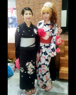 #BACKSTAGE 
Aiyuki with Ms. Miwako Tani (Consulate General of Japan) 
浴衣ファッションショーのプレパレーション
#スラバヤ日本祭り .
.
.
.
.
.
.
.
.
.
.
.
.
#fashion #Beauty #beautystagram #モデル #メイク #ヘアアレンジ #オシャレ #メイク #instaphoto #makeup #lady #instagram #style #girl #beauty #kawaii #ファッション #コーディ #ガール #clozetteID #かわいい #yukata #浴衣 #japan #日本