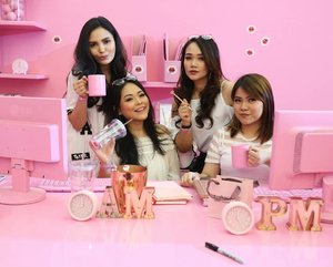 With the girls 💓💓 #lakme9to5 #lakme #senayancity #beautyinfluencer #indobeautygram #beautybloggerindonesia #makeupwithregina #Clozetteid