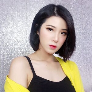 📞Ring... 📞Ring... Yellow? 💛 .
.
.
.
.
.
.
.
.
.
.
.
#ivgbeauty #indobeautygram #makeuptutorial #makeup #wakeupandmakeup #undiscovered_muas #indobeautyblogger  #beautybloggerindonesia @tampilcantik #tampilcantik #ClozetteID  #ibv #tutorialmakeup #ragamkecantikan @ragam_kecantikan #inspirasicantikmu @zonamakeup.id