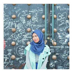 Pompom here
Pompom there
⚫⚪⚫⚪ #portrait
#kenparksurabaya 
#exploresurabaya
#hijabootdindo
#clozetteid 
#hijab
#beauty