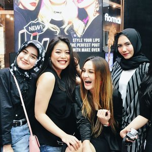 One measure of friendship consist not in the number of things friend can discuss, but in the number of things they need no longer mention 😽😽#clozetteid #tribepost #fdbeauty #bdgbb #beautybloggers #