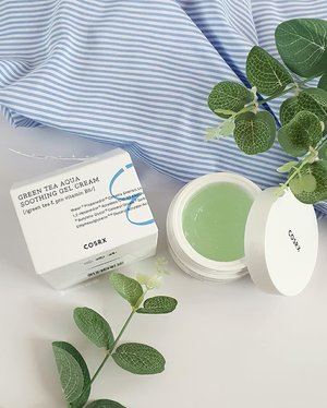 I excited to try COSRX Hydrium Green Tea Aqua Soothing Gel Cream which has green tea as highlight ingredient that good for help reducing sebum (oil) excretions in the skin ❤️
.
So here some review after using it for 3 weeks:
🌿 Fragrance free, sulfate free, paraben free, alcohol free which good news for sensitive skin
🌿 Soothing
🌿 Helps moisturize my oily skin
🌿 no breakout
🌿 It may give slightly tacky feeling when the gel cream dried, but not to the point of being disturbing though
.
.
Key ingredients:
✨ Vitamin B5 (Panthenol) that help maintain skins natural moisture balance, reduce the risk of irritation and inflammation.
✨ Camellia Sinensis Leaf Extract (Green Tea) which good antioxidant, hydrating, anti-inflammatory, and good for oily skin
✨ Allantoin which help hydrates skin, and good for oily skin and sensitive skin
.
.
Read my full review on my blog, link on bio 😊😊
.
.
.
#COSRXHydrium #COSRXHydriumGreenTea #Moisturizer #Skincare #SkincareRoutine #SkincareReview #Clozette #ClozetteID #bloggerindo #bloggerPH #blessed