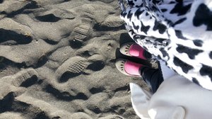 Chic black & white, scarf n coat, pemanisnya kaos kaki #pink.
padang pasir di wisata gunung bromo.
#ClozetteID #ClozetteGirl #Clozette #LiquidAcerJade #Clozettecontest #Black&White #OOTD