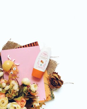•
Mencoba foundation lokal yang harganya di bawah 10 ribu!

Cek hasilnya di stories dan ulasan selengkapnya baca di blog unidzalika.com 🌠

___________________________
#clozetteid
#flatlay #flatlaytoday
#purbasari #purbasarifoundation