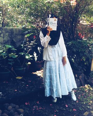 •
Buku RINDU as a special birthday gift from besties @Irlhi ♥

Menjadikan karya Tere Liye sebagai hadiah memang tidak pernah gagal membuat saya bahagia.

Ada yang baca karya Tere Liye? Buku dengan judul apa yang paling kamu suka?

#clozetteid #fashionblogger