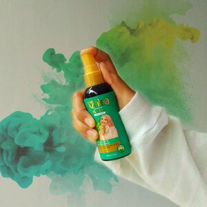 ⚫
Rambut bebas lepek dan wangi sepanjang hari? Bisa banget. Saya lagi suka pakai Azalea Beauty Hijab Hair Spray by Natur  yang diformulasikan khusus untuk perempuan berhijab.

Tapi produk ini nggak cuma perempuan hijab aja kok, yang boleh pakai. Kamu sudah punya? Saat pakai ini, ada senasi dingin dan wangi menyegarkan yang bikin mood saya jadi baik sepanjang hari. Baca ulasan selengkapnya di blog Uni, ya.

#ClozetteID #Clozette #Azalea #AzaleaHijab #bblog #RekomendasiUniDzalika