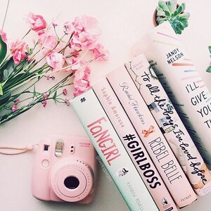 •Lazy Sunday.Can I just read a book... all day? 📚 .#clozetteid #clozette #bblog #bookstagramSource pict from : @twirlingpages 💕 .