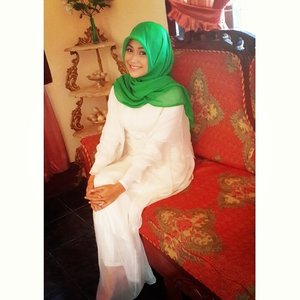#hijab #pray #meinwhite #greenhijab #ClozetteID #HOTD  #ScarfMagz
