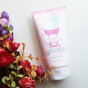 do you know how important it is to exfoliate/scrub your skin regularly? it's important to get rid of your dead skin cells. check out my recent review on "my first love" regarding body scrub product at bit.ly/etudescrub ^^..#NatashaJS #NatashaJSreview #VioletBrush #ClozetteID #beautyblogger #뷰티블로거 #skincare #etudehouse #에뛰드 #에뛰드하우스