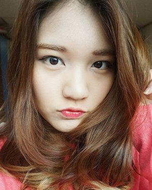 long time no #selfie ! 🌸
.
.
#NatashaJS #NatashaJSFOTD #NatashaJSMOTD #VioletBrush #clozetteid #starclozetter #korea #beautyblogger #spring #makeup #봄 #뷰티블로거 #beauty #셀스타그램