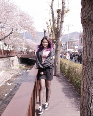 Don't forget to smile and be happy today 🌸
.
.
#NatashaJS #NatashaJSinKorea #NatashaJSOOTD #VioletBrush #clozetteid .
.
.
.
.
.
.
.
.
#ootd #ootdindo #lookbook #lookbookindo #wiwt #fashion #look #blogger #ggrep #likes #korea #spring #cherryblossom #purple #purplehair #셀스타그램 #좋아요 #코디룩 #패션 #블로거