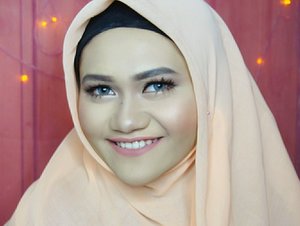 Selamat siang semuanya, udah nonton video aku untuk makeup lebaran belom? Kalo belom bisa klik link yang ada di bio. Ohya, ini adalah makeup lebaran aku dengan warna shahdu nih. 
#pwaxhariraya #pwaindonesia #bvloggerindonesia #beautytalk_indo #beautyreview #jakartabeautyblogger #surabayabeautyvlogger #blogger #beautyjunkie #undiscoveredmua #100daysmakeupchallenge #makeupuntukhijab #hijab #lebaranmakeup